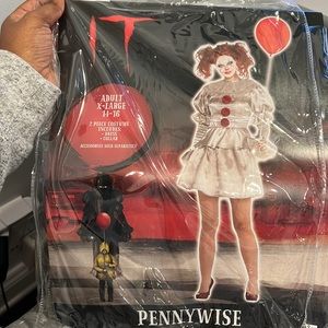 Brand new Pennywise Halloween costume